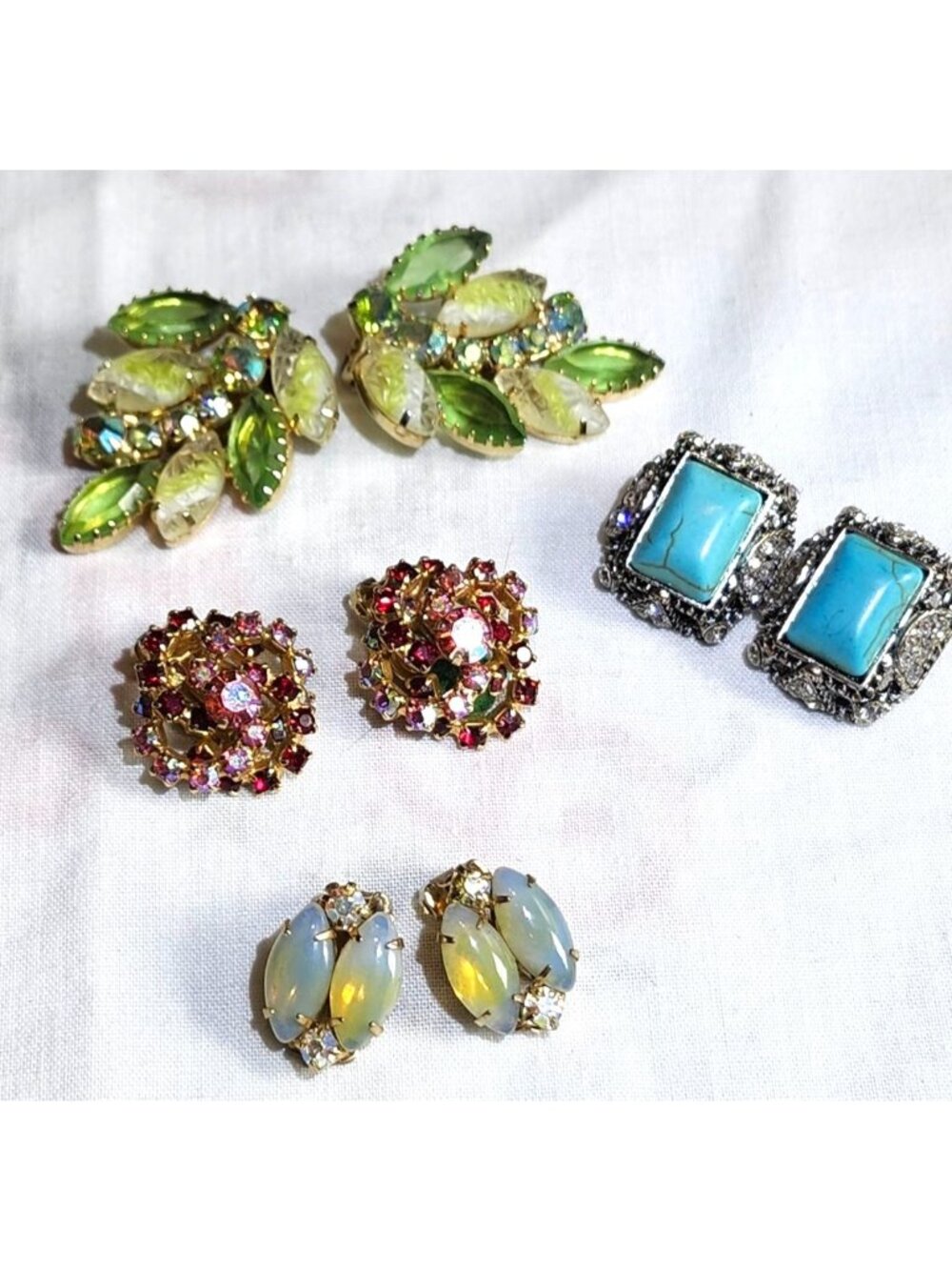 Vintage Clip-On Earrings Set With Rhinestones Faux Turquoise & Glass Designs - L - Picture 1 of 6